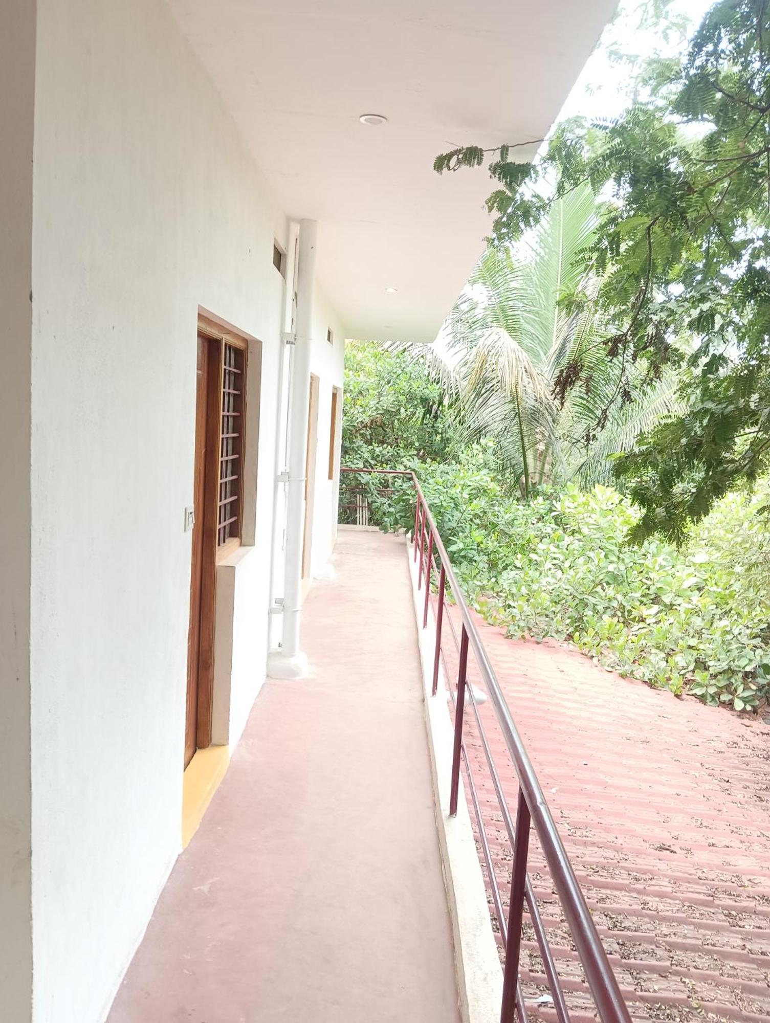 Travellers Crib Hotel Auroville Eksteriør billede
